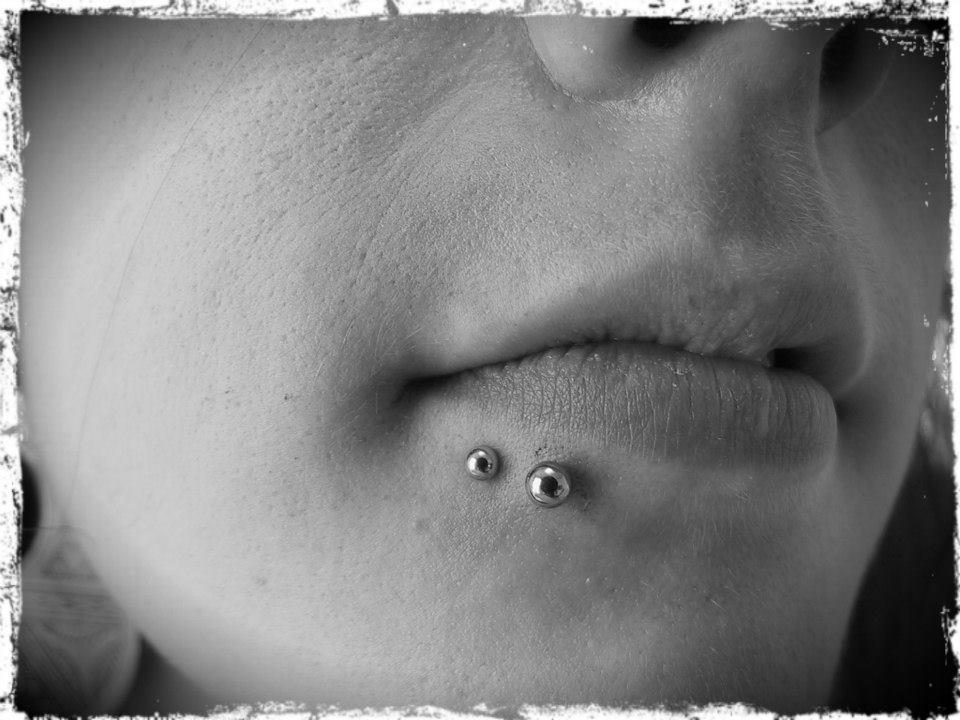 Piercing bouche - Relief tattoo Valenciennes