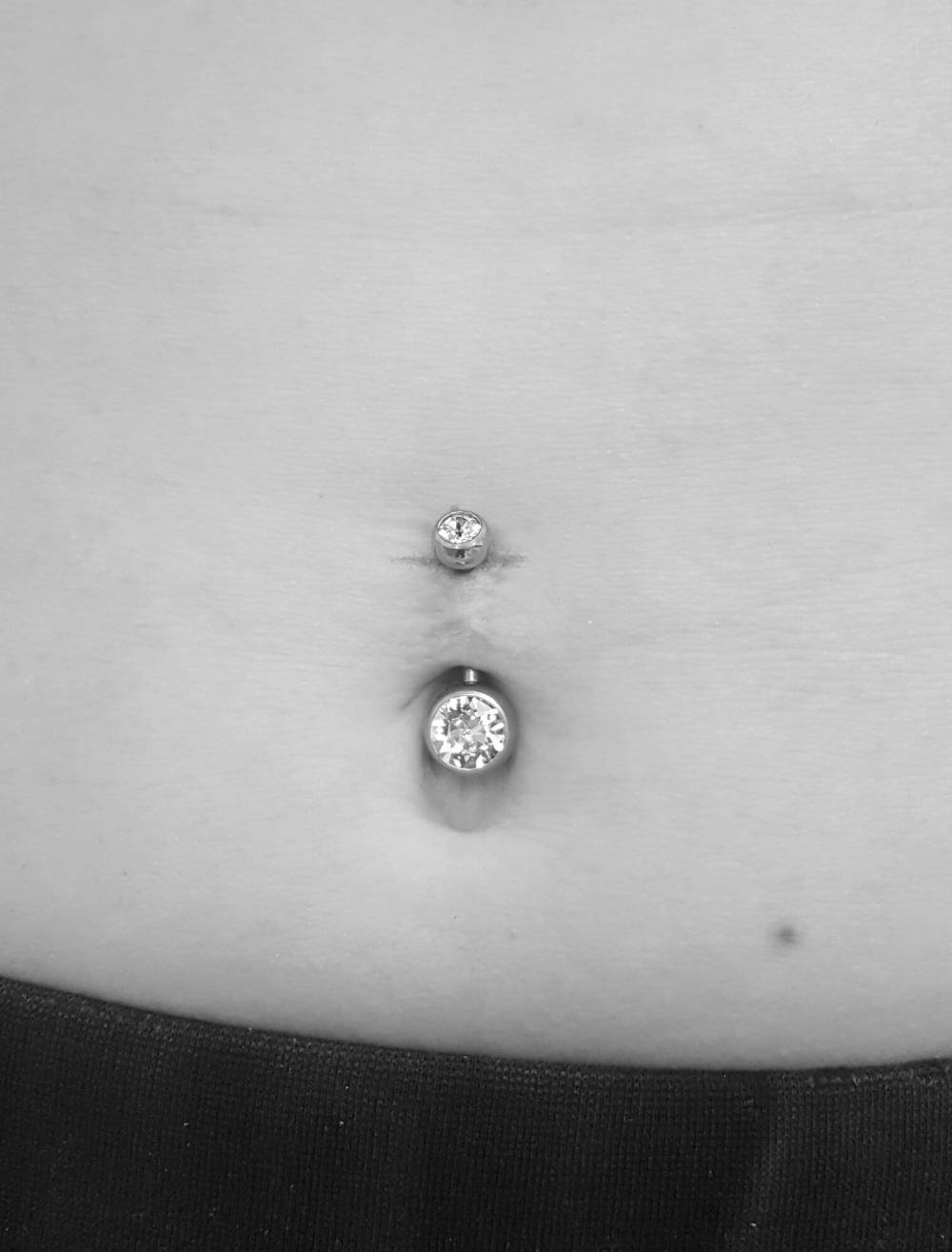 Piercing nombril - Relief tattoo